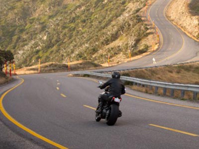 Σχεδιάζουν μπάρες που θα προστατεύουν τους μοτοσικλετιστές Σχεδιάζουν μπάρες που θα προστατεύουν τους μοτοσικλετιστές