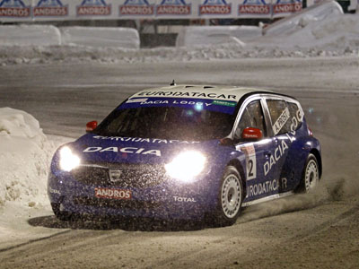 Πρωτιά για το Dacia Lodgy με οδηγό τον Prost