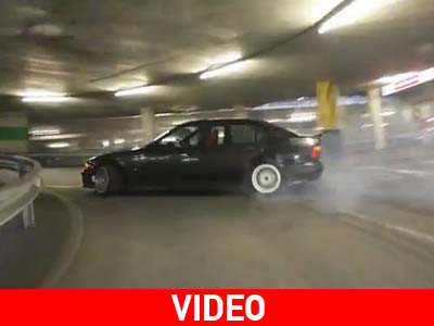 Απίστευτο drift σε παρκινγκ