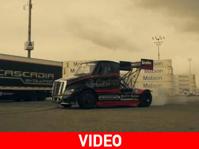 Ντριφτάροντας με ένα τράκτορα 2.400 ίππων!