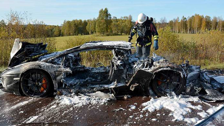 Δεν έμεινε ούτε ζάντα. Η εικόνα είναι αποκαρδιωτική