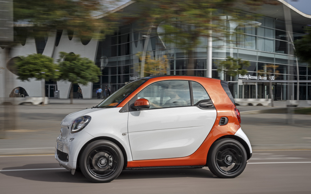 Όλες οι εκδόσεις είναι δίχρωμες