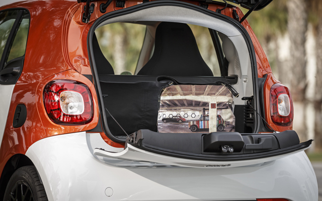 Το πορτμπαγκάζ ανοίγει σε δύο τμήματα