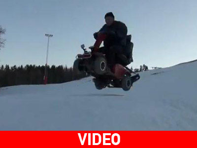 Παππούς κάνει κόντρες, άλματα, σούζες και ντριφτ!