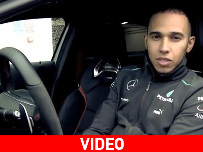 O Hamilton στο τιμόνι της νέας Mercedes A45 AMG
