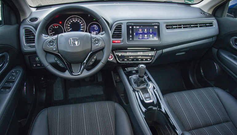 Σύγχρονη, ευρύχωρη και απόλυτα λειτουργική η καμπίνα 