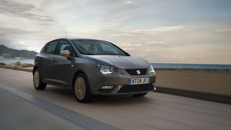 Διαθέσιμο ως πεντάθυρο,τρίθυρο και station