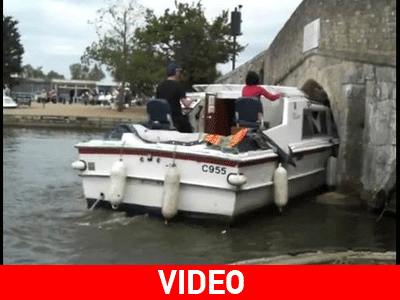 Ένα μεγάλο σκάφος, μια μικρή γέφυρα και ένας ηλίθιος!