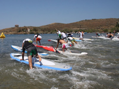 Ολοκληρώθηκε o πρώτος αγώνας όρθιας σανιδοκωπηλασίας στην Κέα