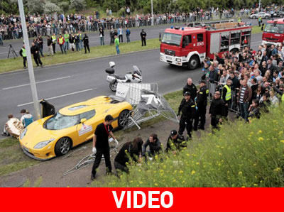 Οδηγός ενός Koenigsegg CCR τραυματίζει 17 ανθρώπους!