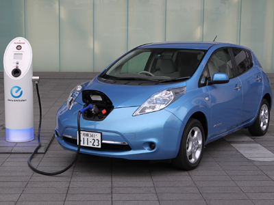 Το Nissan Leaf δίνει ενέργεια και σε κτήριο!