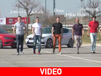 Οι ποδοσφαιριστές της Μπιλμπάο και το νέο Seat Leon Cupra