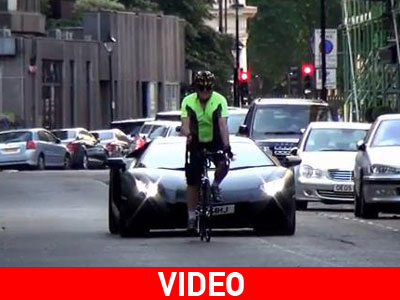 Ποδηλάτης εναντίον Aventador!