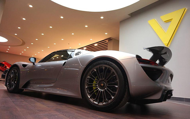 Και μια Porsche 918 Spyder 