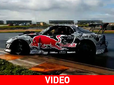 Ο κορυφαίος ντίφτερ… στα πεντάλ του RX-7!