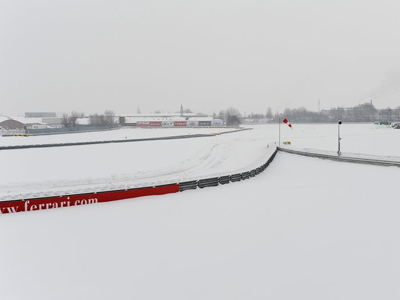 Αναβλήθηκε η παρουσίαση της Ferrari λόγω χιονόπτωσης!