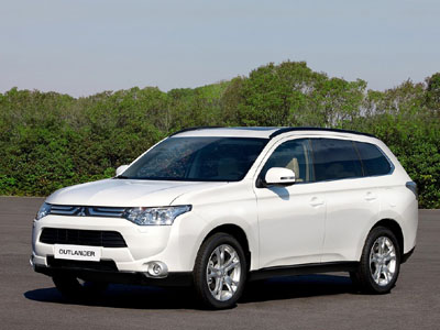 Υβριδική έκδοση για το Mitsubishi Outlander