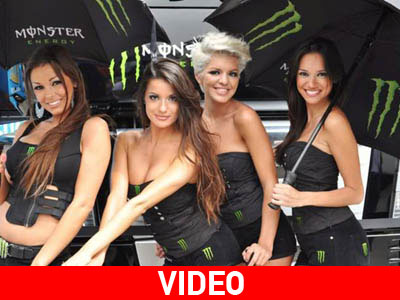 Τα εντυπωσιακά paddock girls!