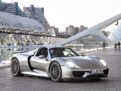 Δεν έχει ξεπουλήσει ακόμα η Porsche 918 Spyder