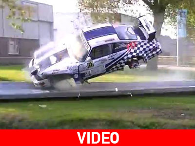 Βουτιά στο ποτάμι για μια Porsche 964 RSR!