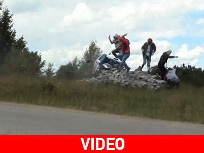 Αυτοκίνητο πέφτει πάνω σε θεατές σε αγώνα ράλι