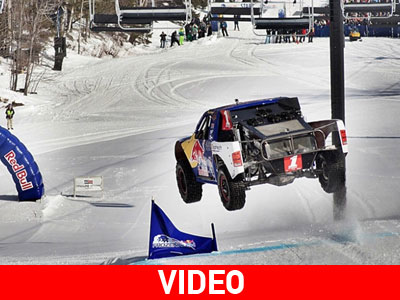 Κάνουν σλάλομ με οχήματα σε πίστα για σκι!