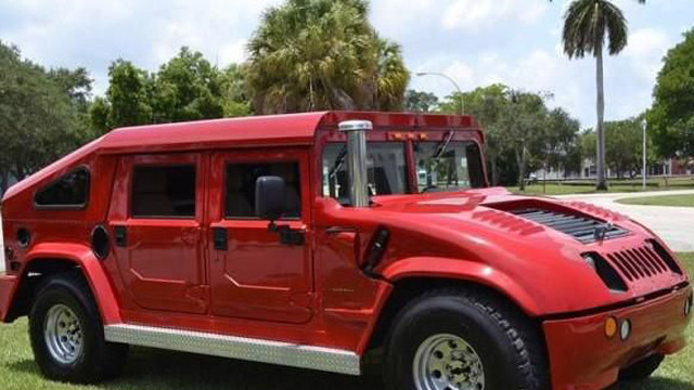 Το Hummer που προσφέρεται. Θα προτιμήσουμε την Ferrari