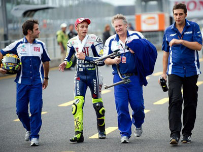 Ο Rossi δεν πάει πουθενά χωρίς την ομάδα του!