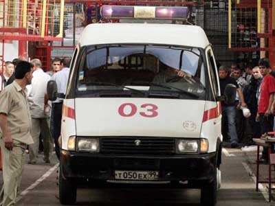 Νοικιάζουν ασθενοφόρα για να γλιτώνουν τη κίνηση!