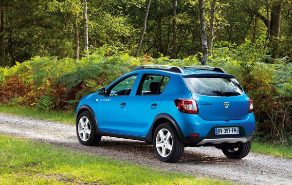 Θυμίζει πεντάθυρο μικρό crossover