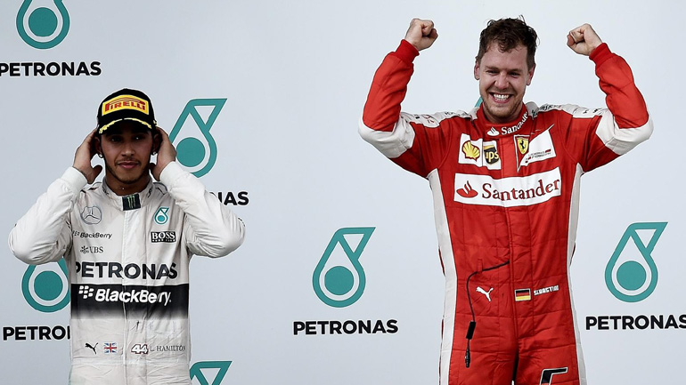 Η διαφορά των δύο είναι έξι νίκες