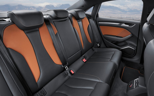 Ικανοποιητικός ο χώρος για τους πίσω επιβάτες