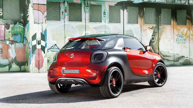 Ετοιμάζει crossover η smart!