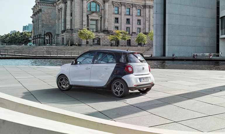 Ο κινητήρας είναι τοποθετημένος στο πίσω τμήμα του αυτοκινήτου