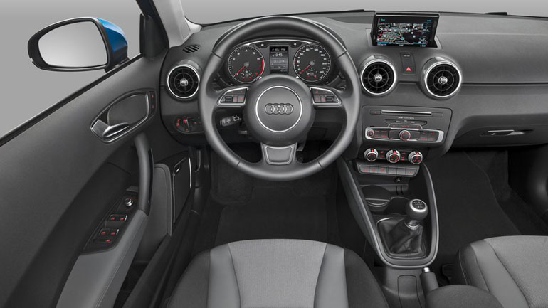 Λιτή, σύγχρονη και εργονομική η καμπίνα