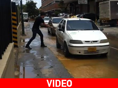 Σταμάτησε ταξί για περάσει απέναντι!