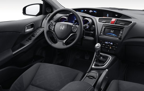 Κομψό και σπορτίφ το κεντρικό ταμπλό