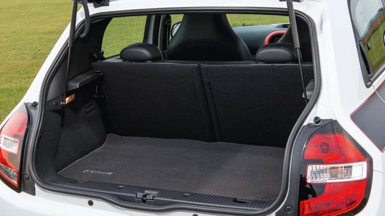 Ο χώρος αποσκευών αυξάνεται με την αναδίπλωση των καθισμάτων