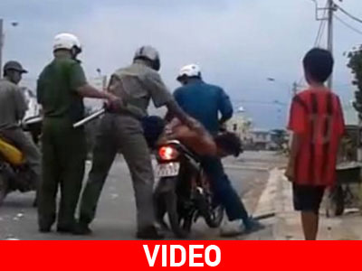 Τιμωρήθηκε βάναυσα επειδή δεν φορούσε κράνος!