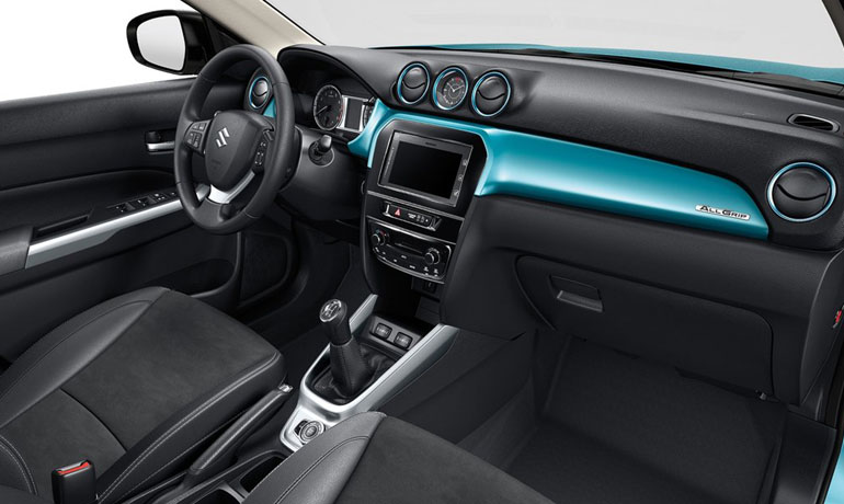 Μοντέρνα και πλούσια εξοπλισμένη η καμπίνα