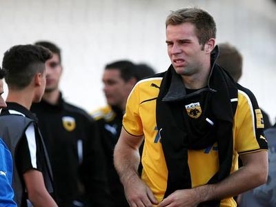 ΑΕΚ: Ενοχλήσεις στο γόνατο ο Μπρέσεβιτς