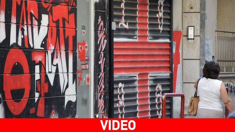 Πάτρα: Συμπλοκή με καπνογόνα και μάχες σώμα με σώμα μεταξύ οπαδών Ολυμπιακού-Παναθηναϊκού