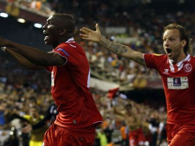 Σεβίλλη: Ακόμα τρεις παίκτες στα… πιτς