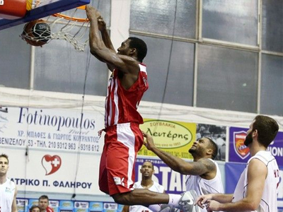 Στον Ολυμπιακό το ροζ φύλλο, 73-56 τον Πανιώνιο