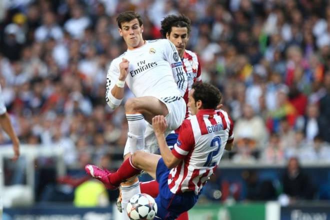 Ο Μπέιλ προσπαθεί να αποφύγει τον προσωπικό του αντίπαλο