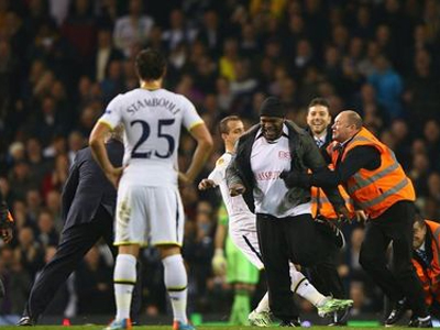 UEFA: Πρόστιμο στην Τότεναμ για τους… εισβολείς