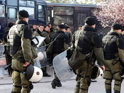 Επεισόδια στη Νέα Σμύρνη πριν την έναρξη του ματς Πανιώνιος-ΑΕΚ