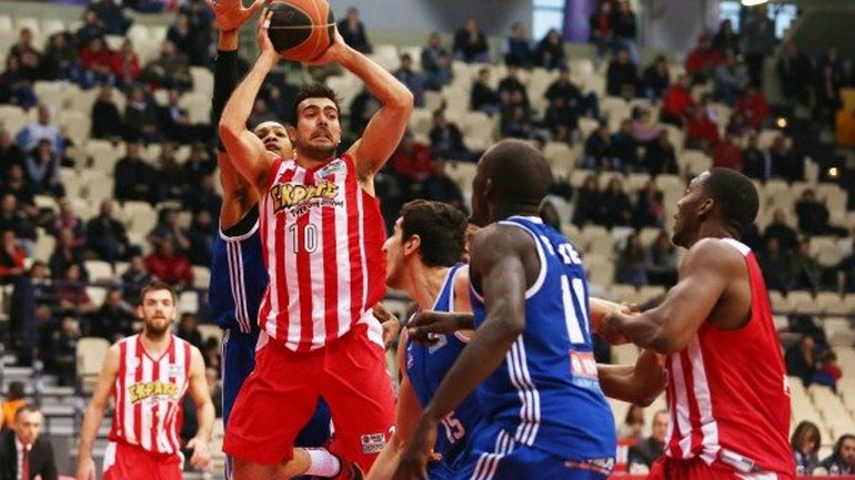 Μόνος πρώτος και πάλι ο Ολυμπιακός, 80-60 τον ΑΓΟΡ