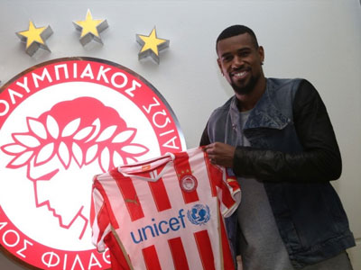 «Ερυθρόλευκος» κι επίσημα ο Σαντάνα