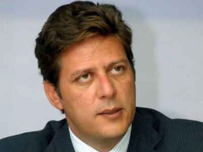 Στα Κουφονήσια κάνει τον κουφό